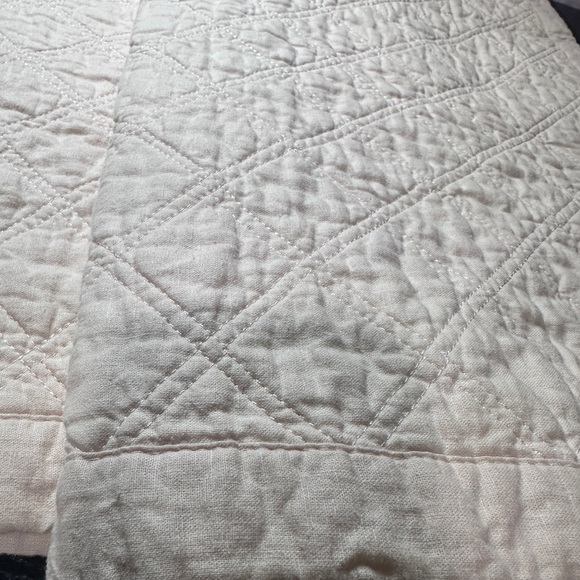 Tahari Set Of Two Cotton Diamond Quilted Tie Back Shams Pink 23x28 Queen - Picture 2 of 10